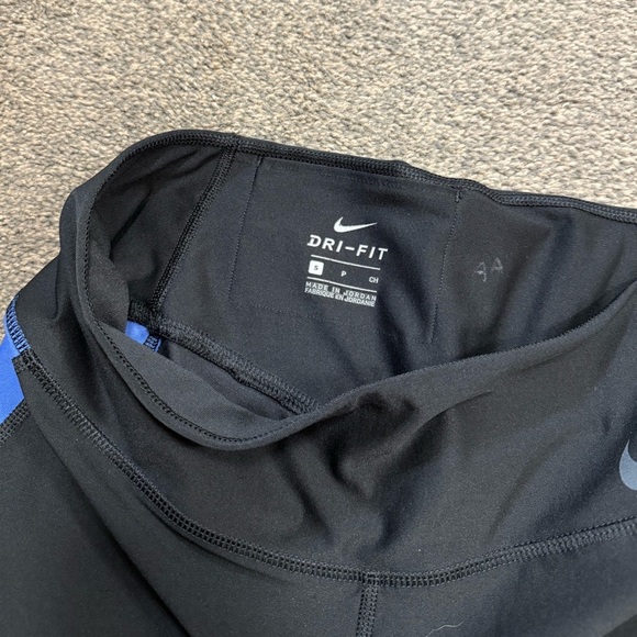 Nike Women's Power Black / Blue Running Crop Leggings Size S - Picture 4 of 4